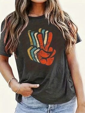 Women’s Peace Sign Colorful Retro Rock Graphic Tee. Size Small. New.